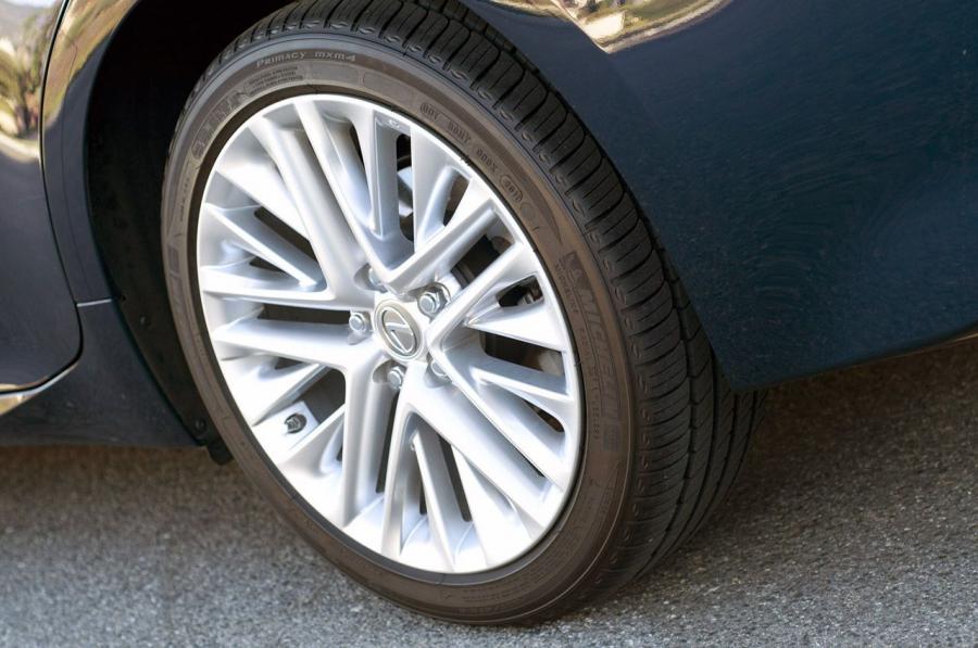  Lexus ES350 2013 года  (фото 61 из 64)